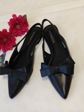 Shoes black low tops with heel straps